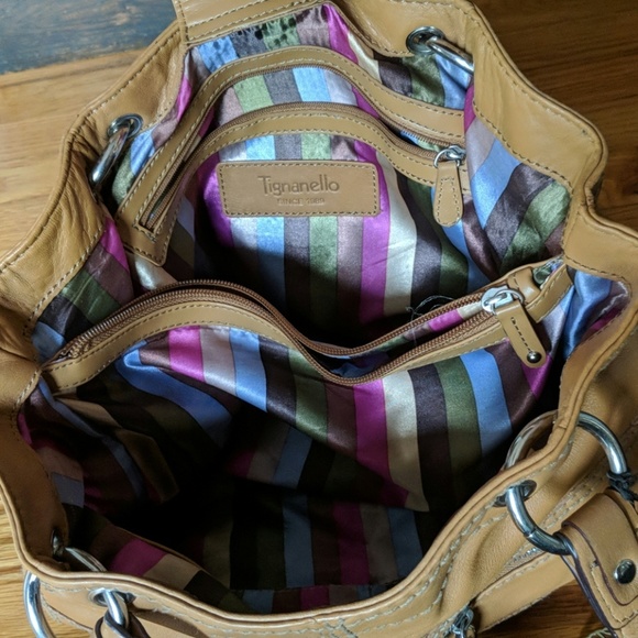 Tignanello tan bag with legacy lining - Picture 5 of 8